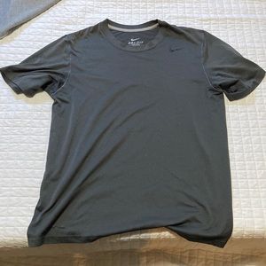 Nike Dri-Fit Tee. Grey. Size M.
